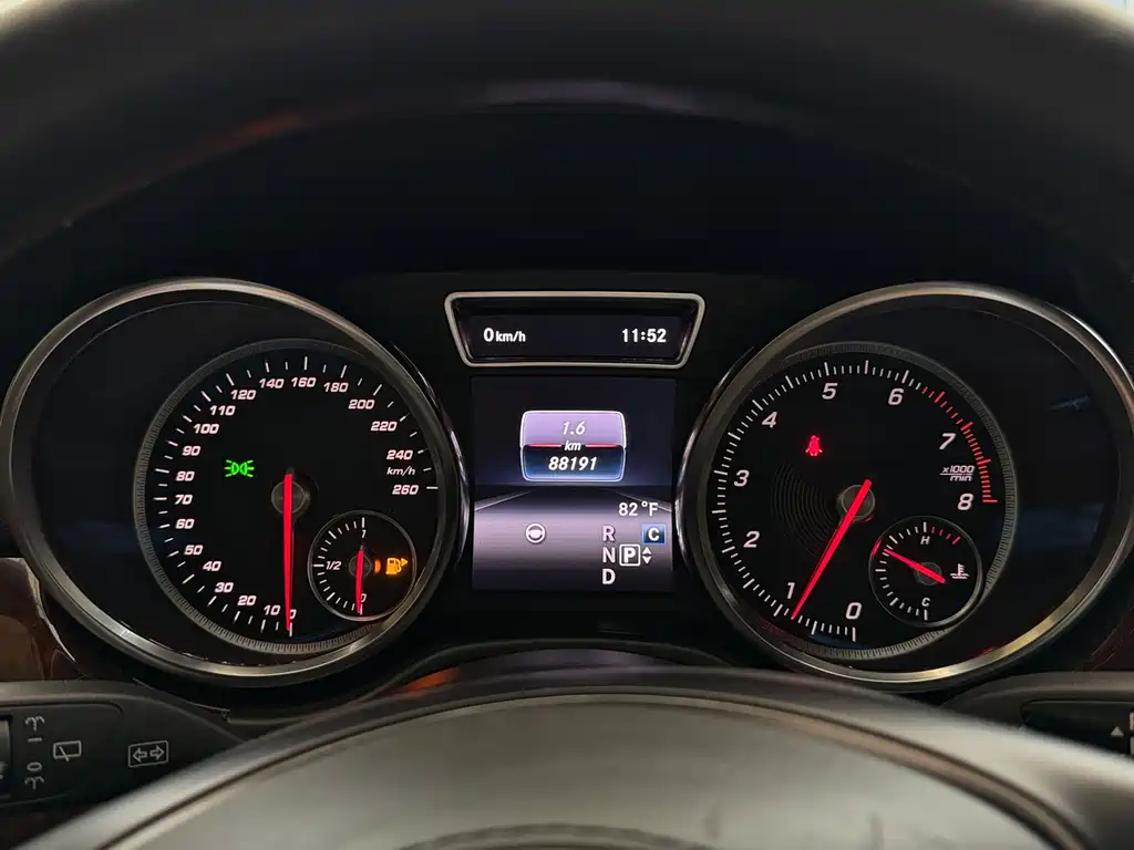 Mercedes-Benz GLS — миниатюра 9