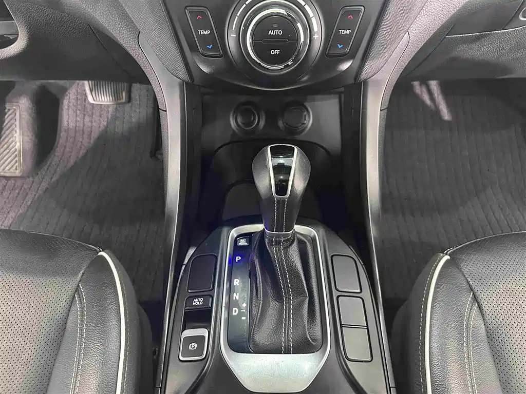 Hyundai Santa Fe — миниатюра 11