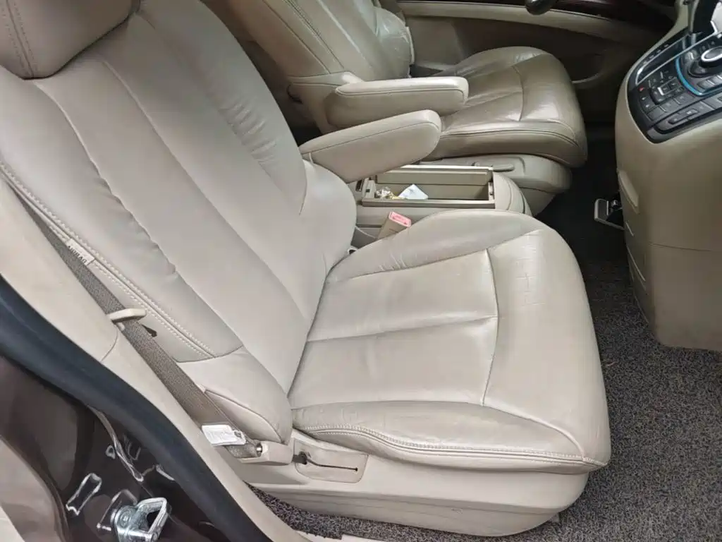 Buick GL8 — миниатюра 25