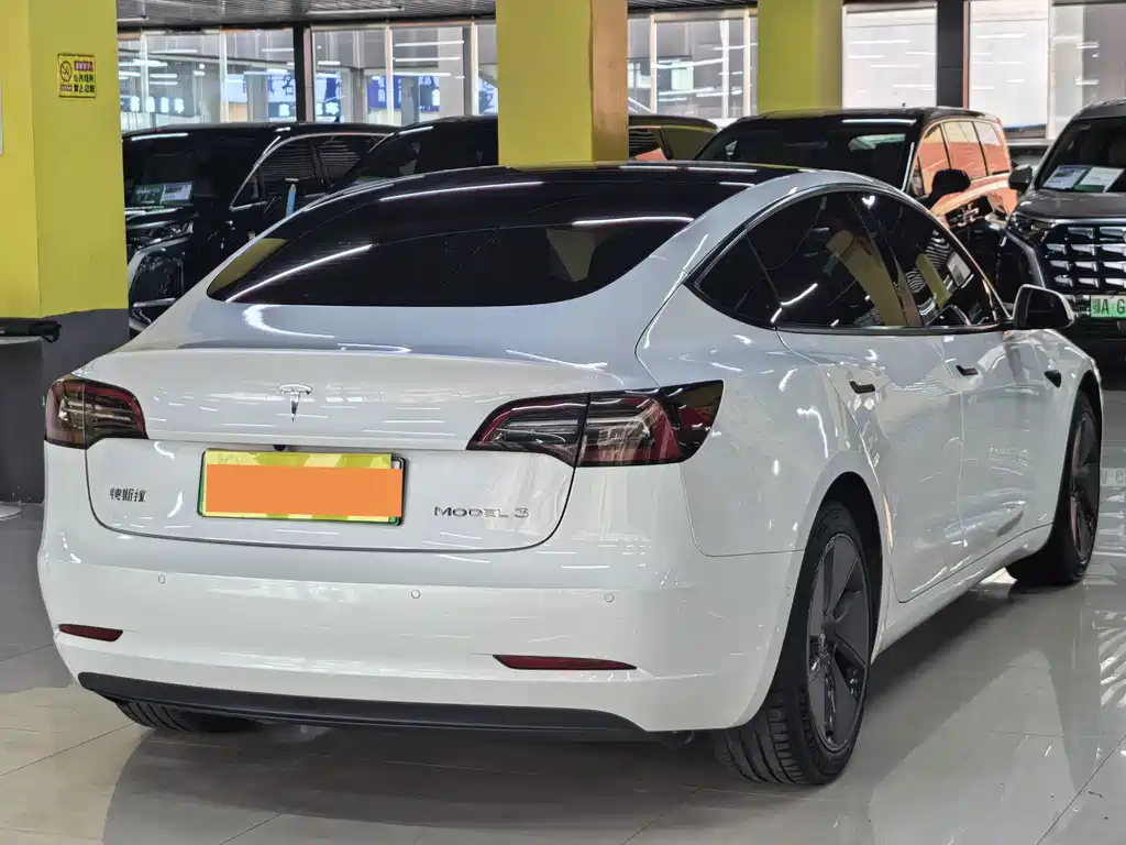 Tesla Model 3 — миниатюра 16