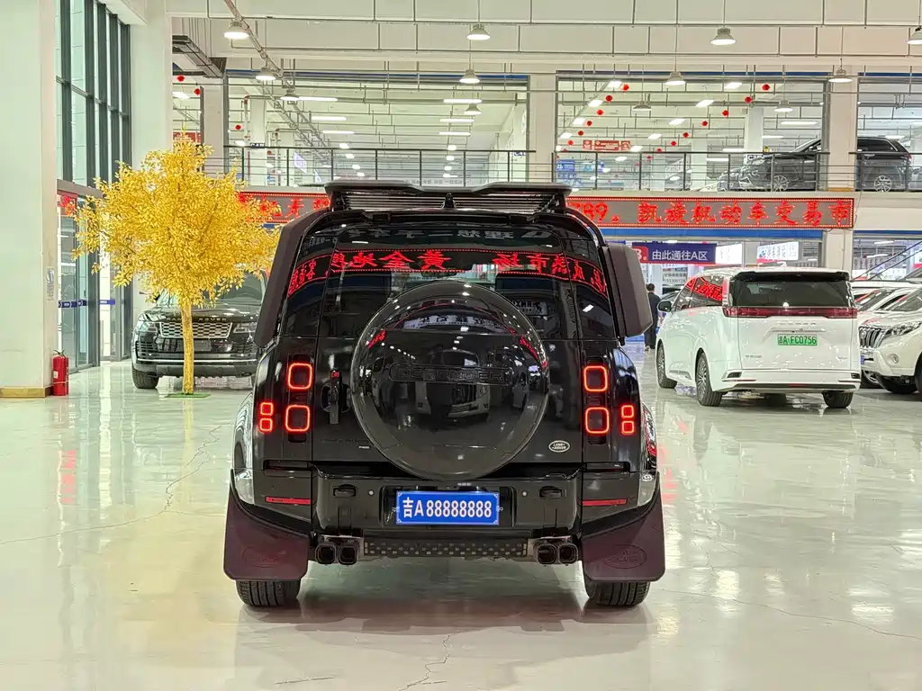 Land Rover Defender — миниатюра 5
