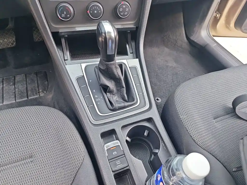 Volkswagen Golf — миниатюра 14
