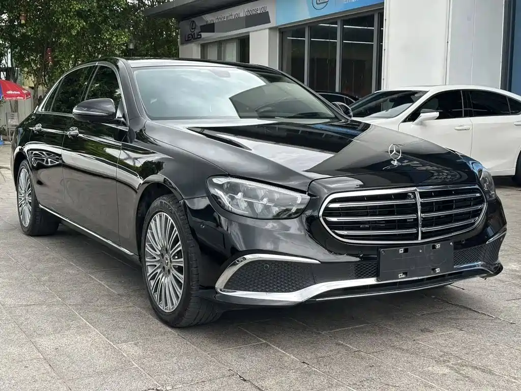 Mercedes-Benz E-Class — миниатюра 2