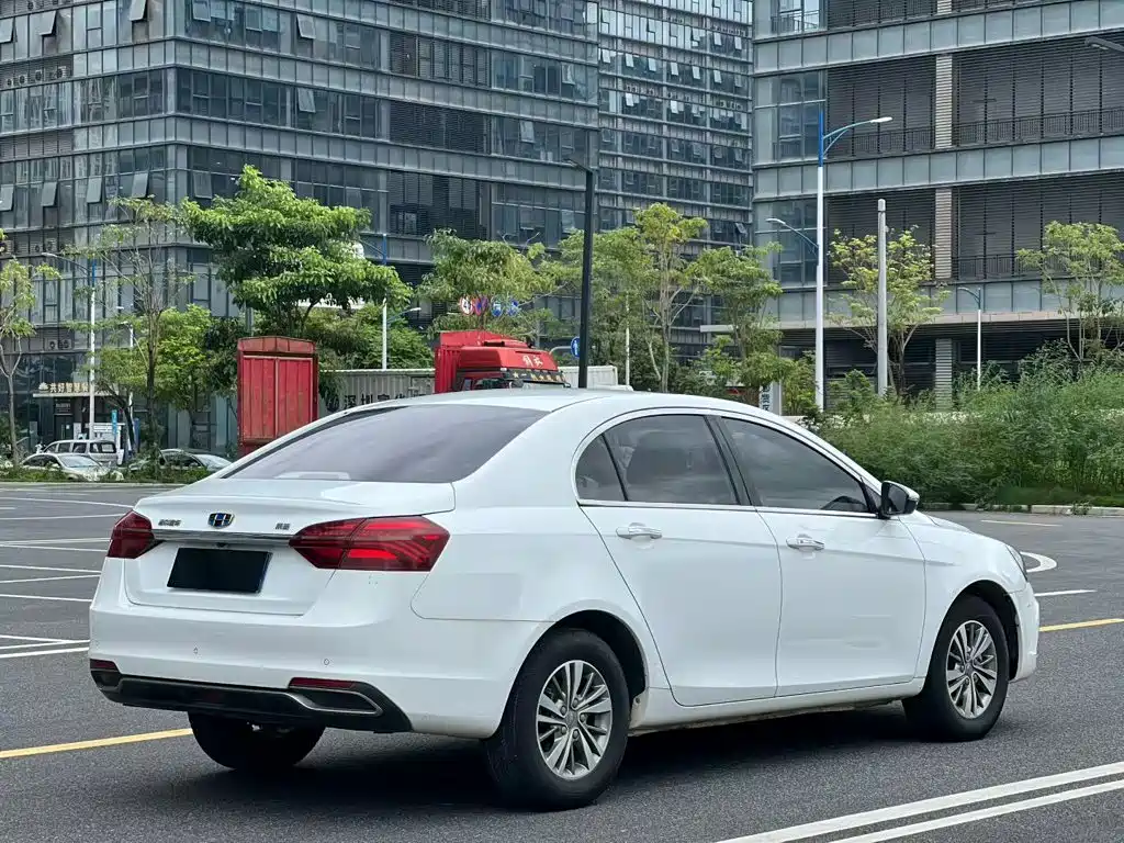Geely Emgrand — миниатюра 7