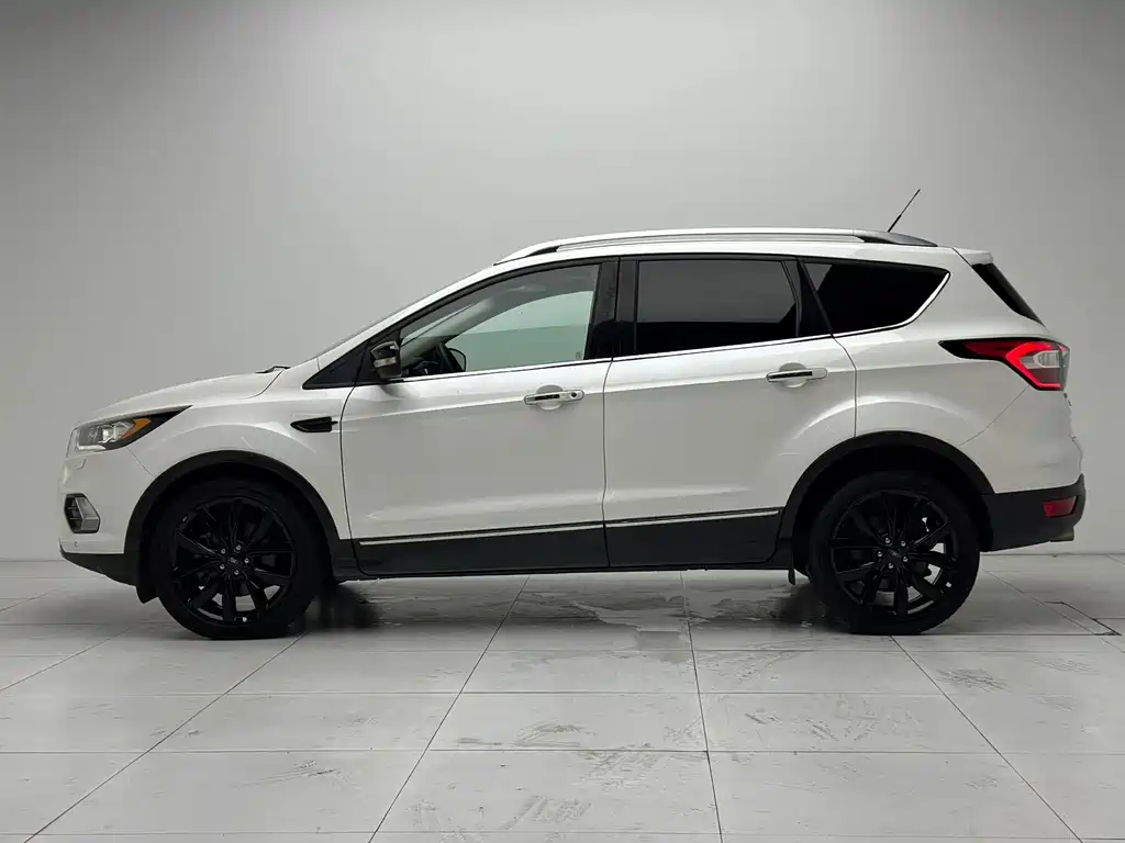 Ford Kuga — миниатюра 22