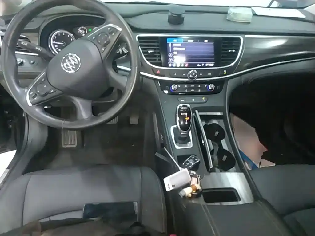 Buick LaCrosse — миниатюра 10