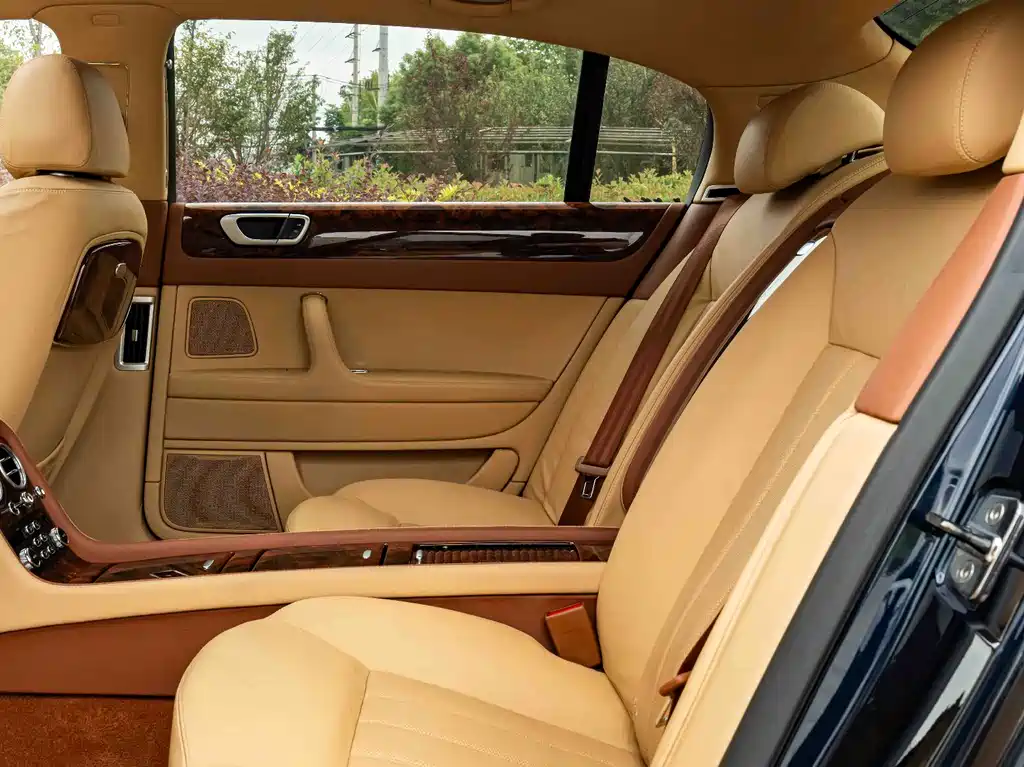 Bentley Flying Spur — миниатюра 19