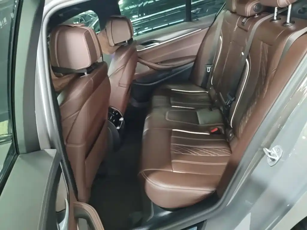 BMW 5 Series (Import) — миниатюра 17
