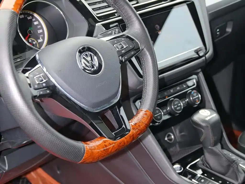 Volkswagen Tiguan L — миниатюра 5