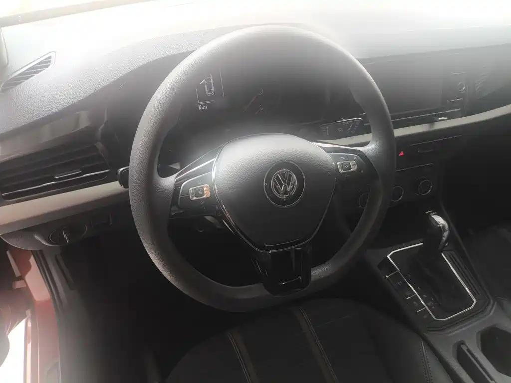 Volkswagen Lavida — миниатюра 3