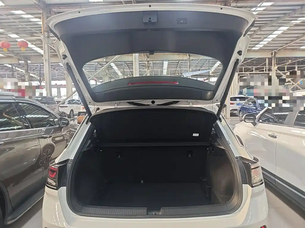 Volkswagen T-Roc — миниатюра 18