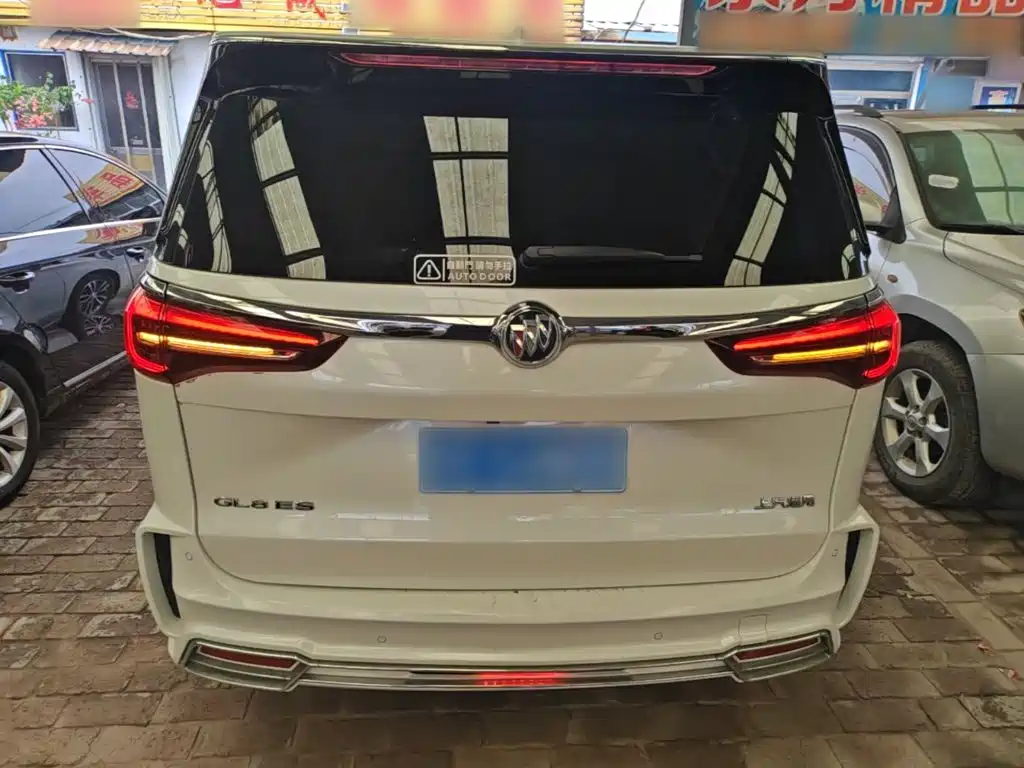 Buick GL8 — миниатюра 6