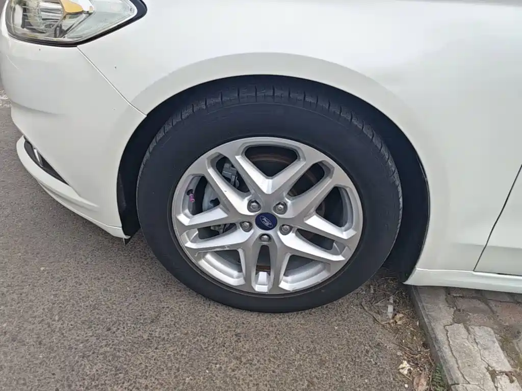 Ford Mondeo — миниатюра 23