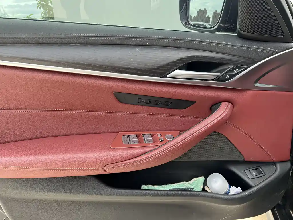 BMW 5 Series — миниатюра 3
