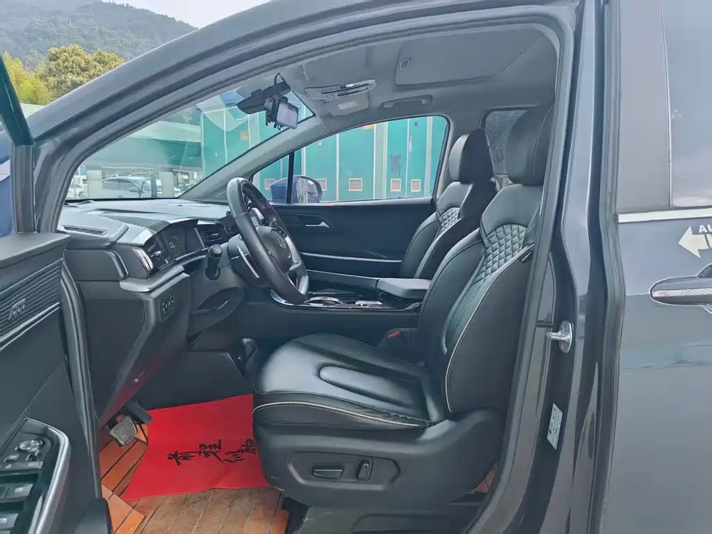Hyundai Custo — миниатюра 7