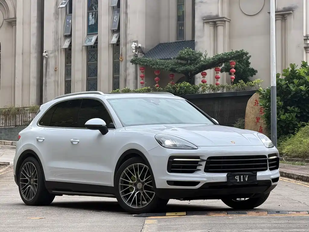 Porsche Cayenne — миниатюра 3