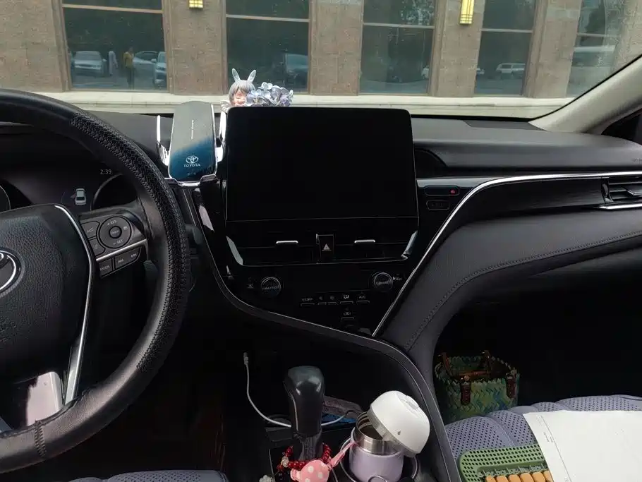 Toyota Camry — миниатюра 13
