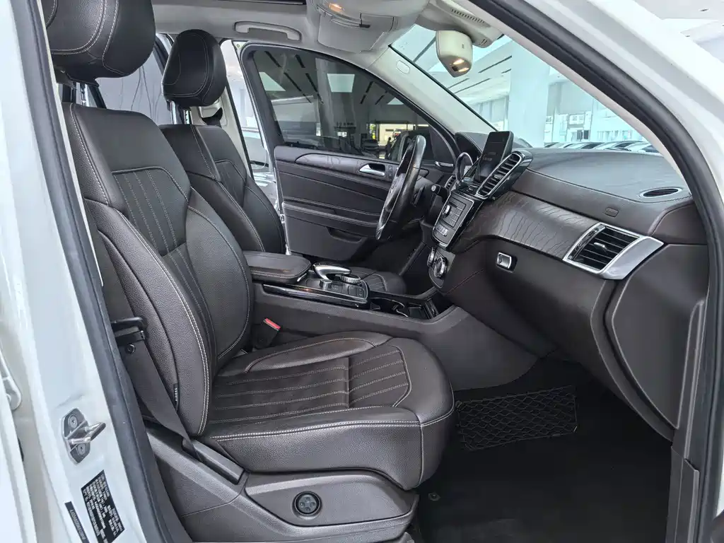 Mercedes-Benz GLE (Import) — миниатюра 12