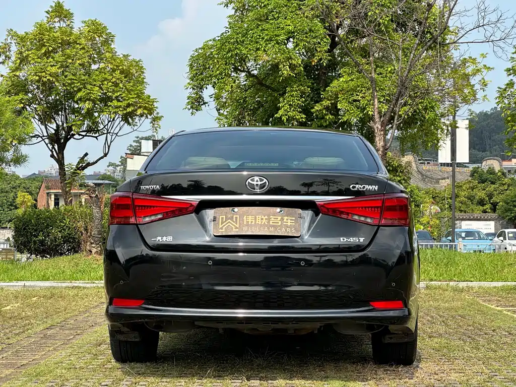 Toyota Crown — миниатюра 5