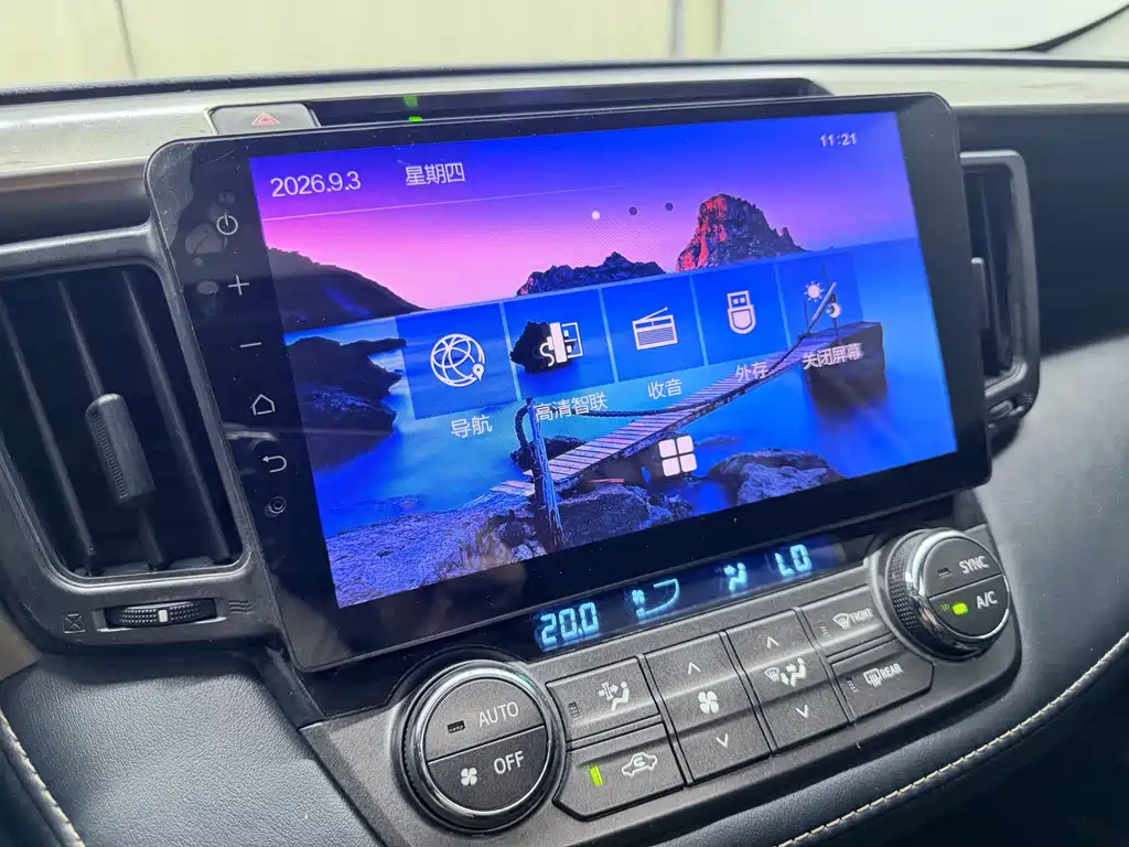 Toyota RAV4 — миниатюра 15