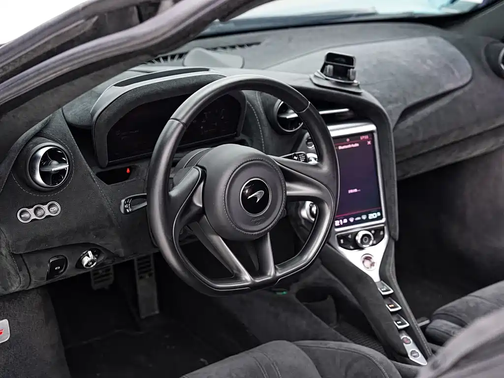 McLaren 720S — миниатюра 13