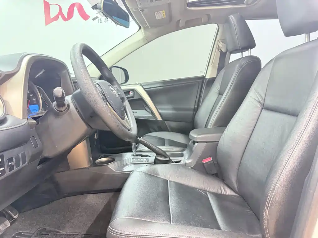 Toyota RAV4 — миниатюра 17