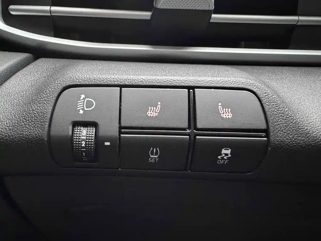 Hyundai Elantra — миниатюра 11