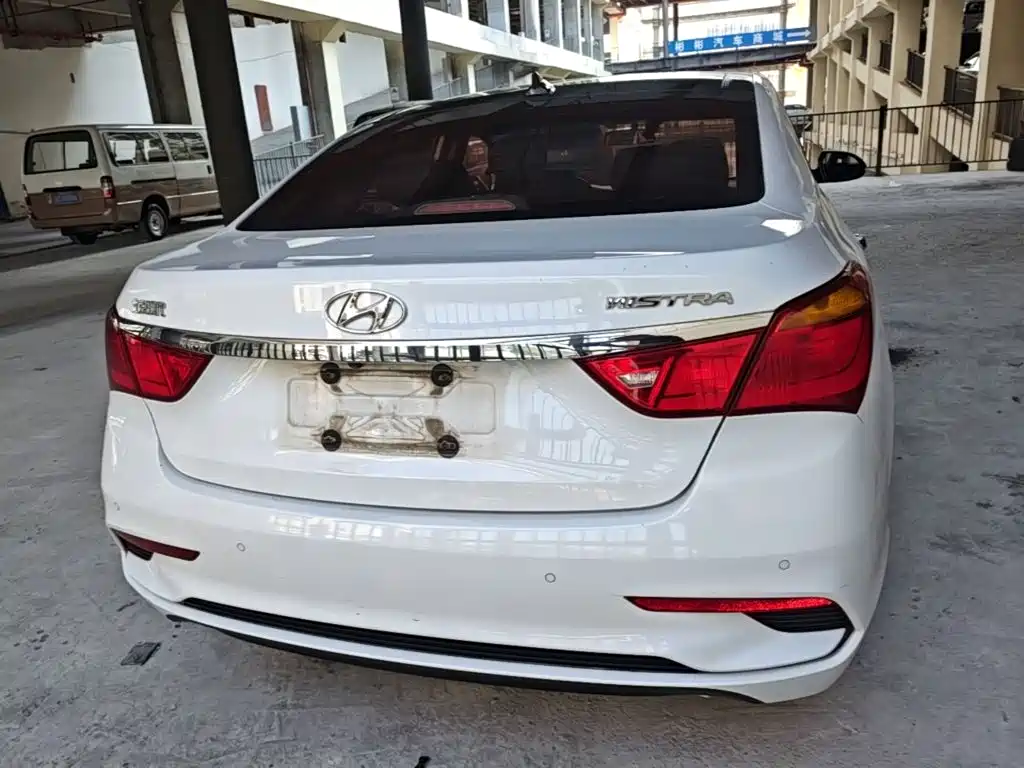 Hyundai Mistra — миниатюра 6
