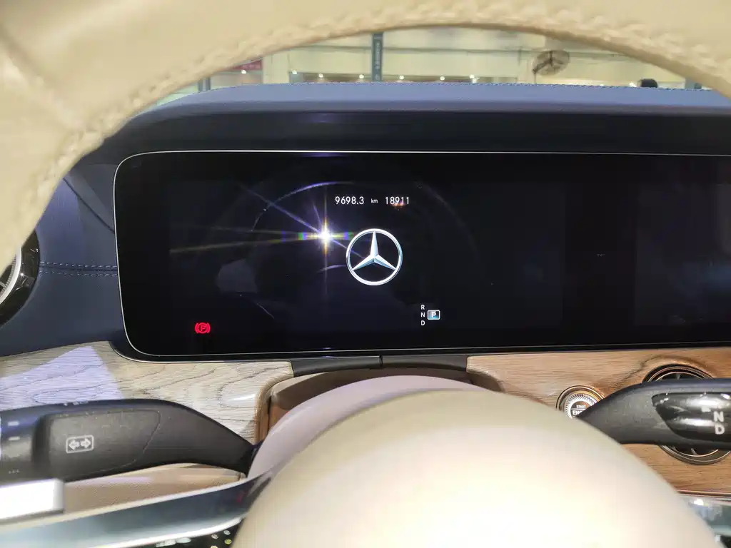 Mercedes-Benz E-Class (Import) — миниатюра 5