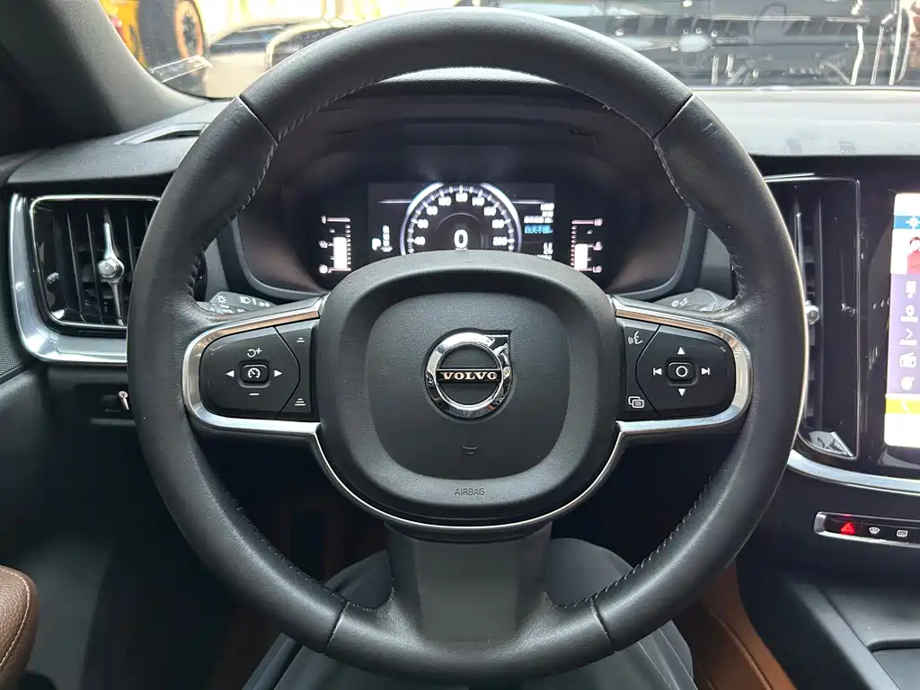 Volvo S60 — миниатюра 23