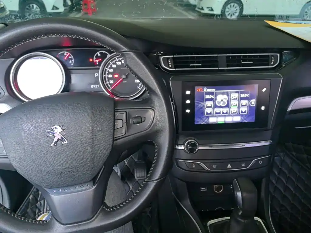 Peugeot 408 — миниатюра 10