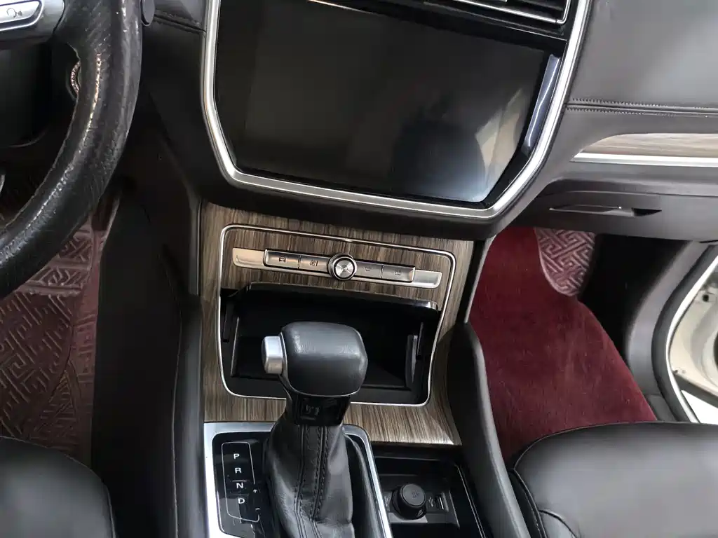 Roewe RX8 — миниатюра 9