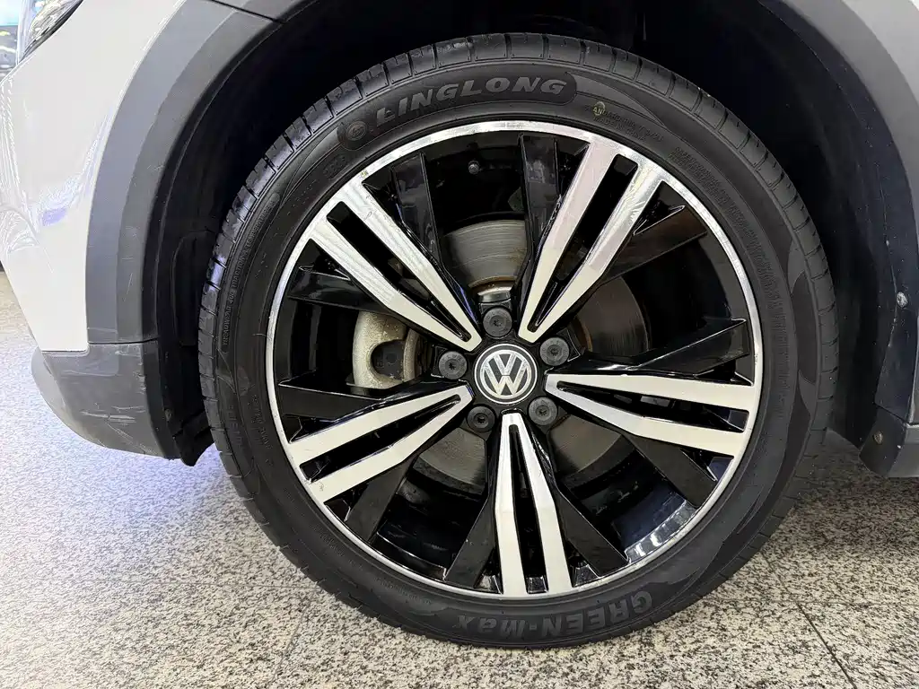 Volkswagen Touran — миниатюра 23