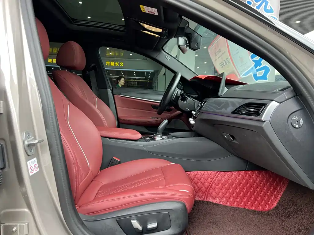 BMW 5 Series — миниатюра 9