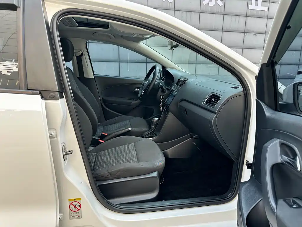 Volkswagen Polo — миниатюра 14