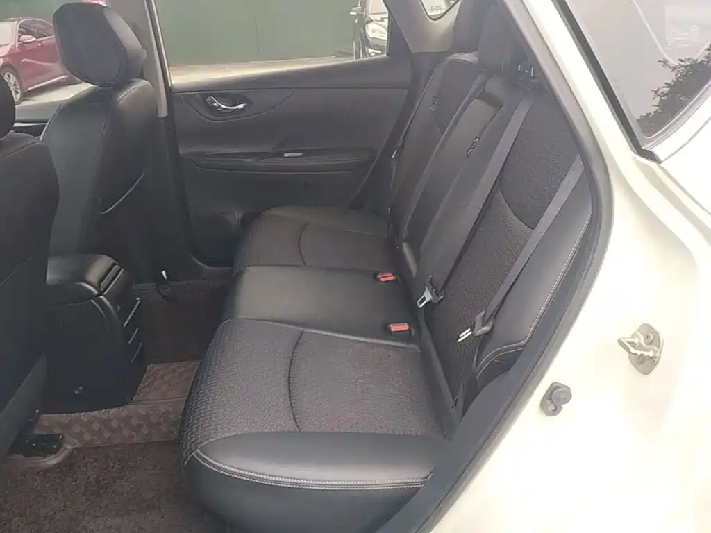 Nissan Tiida — миниатюра 17