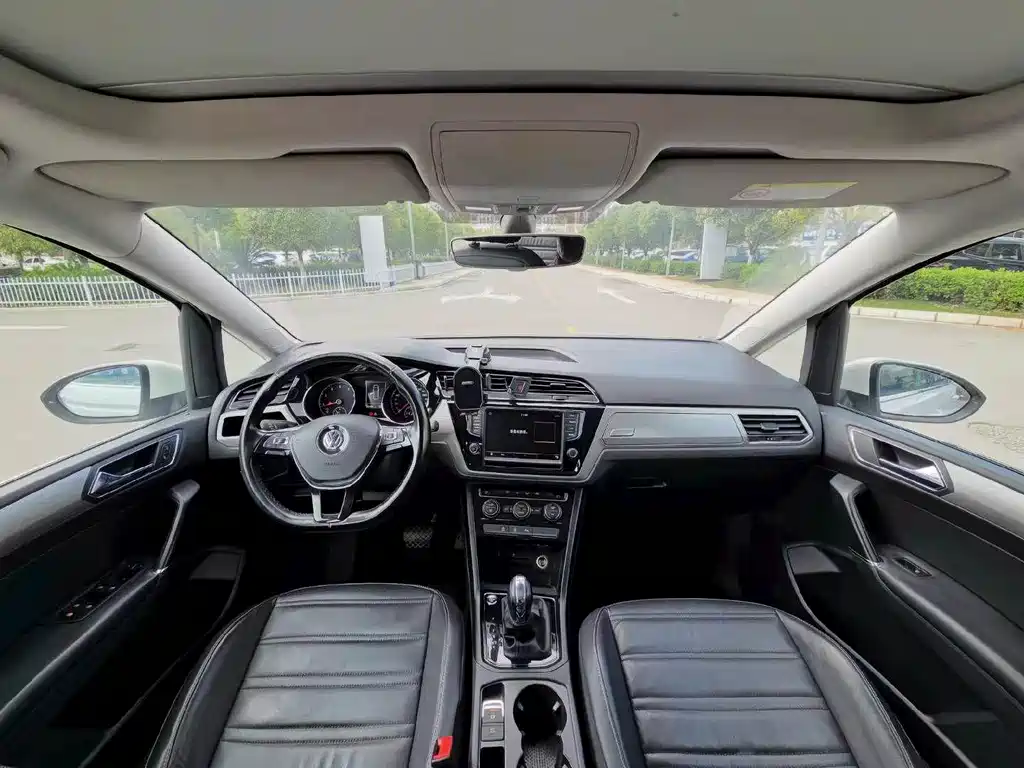 Volkswagen Touran — миниатюра 7