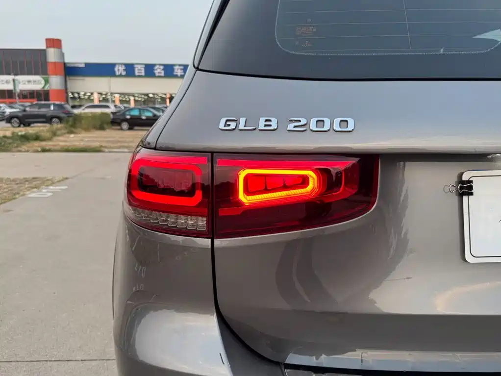 Mercedes-Benz GLB — миниатюра 15