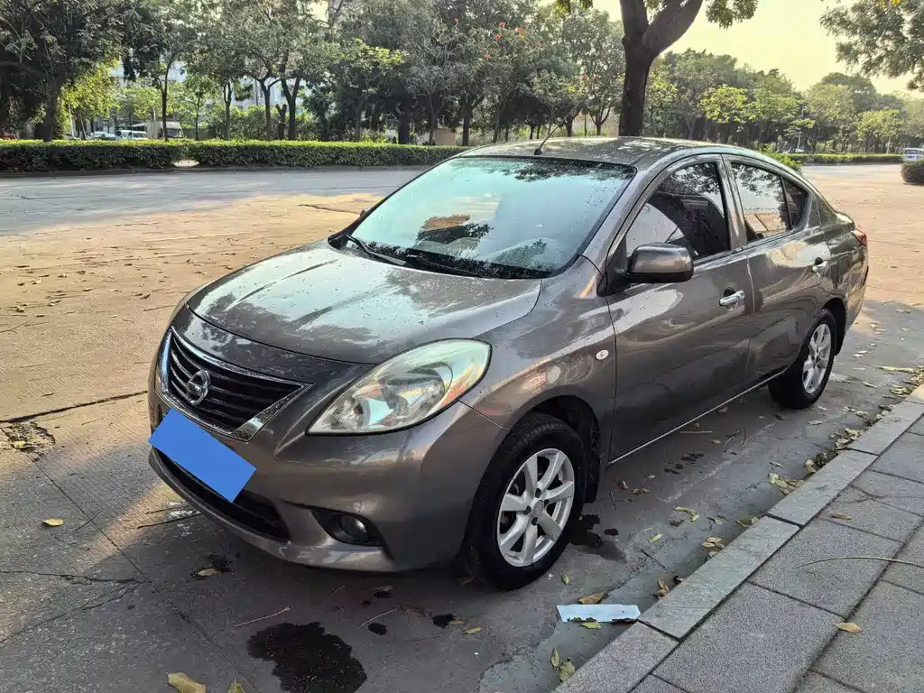 Nissan Sunny 2013