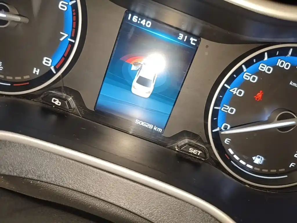Geely Emgrand — миниатюра 12