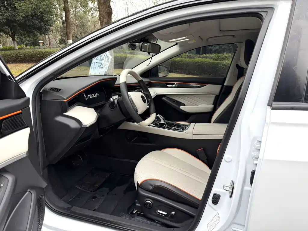 Dongfeng Aeolus Yixuan Max MAX 2023 1.5T