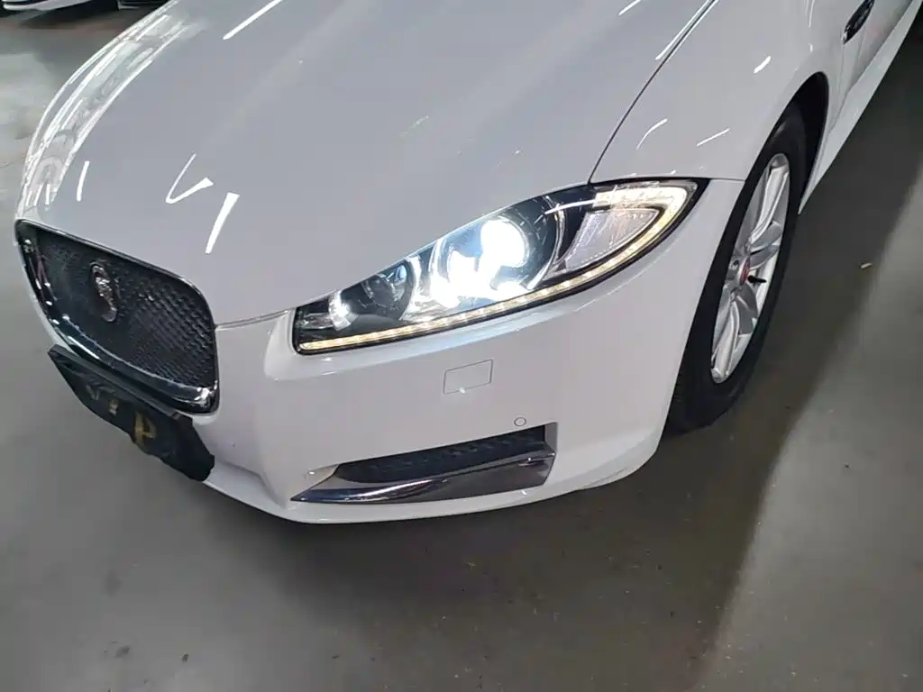 Jaguar XF — миниатюра 24