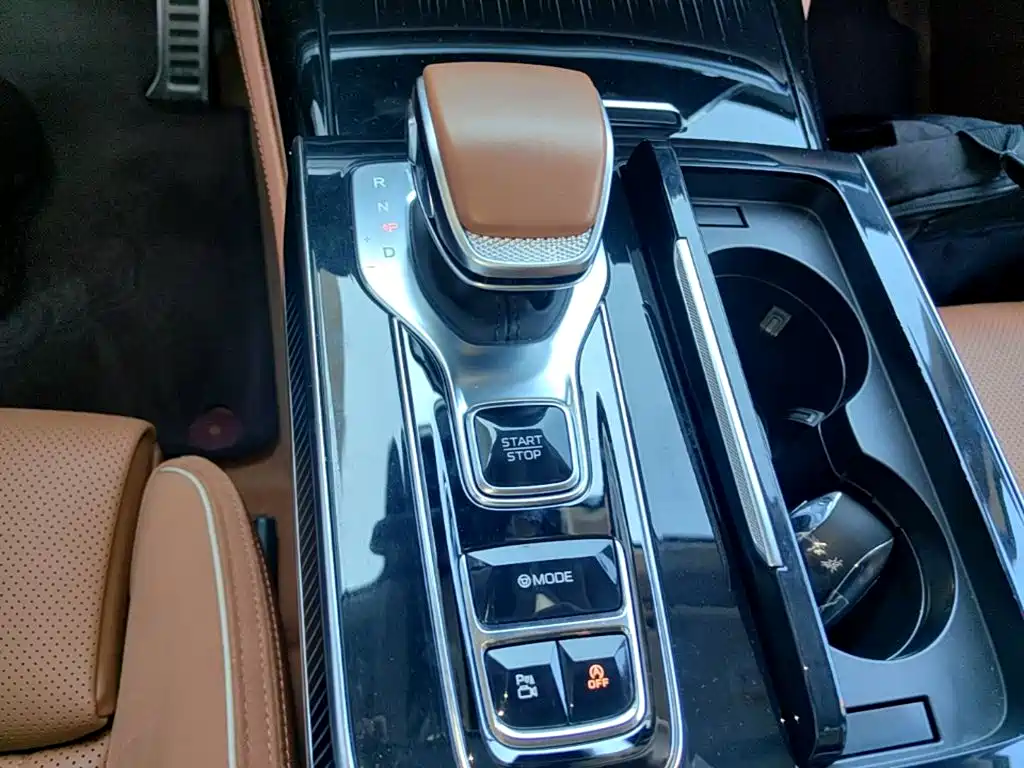 Hongqi Hongqi H9 — миниатюра 14
