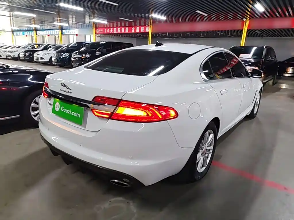 Jaguar XF — миниатюра 7