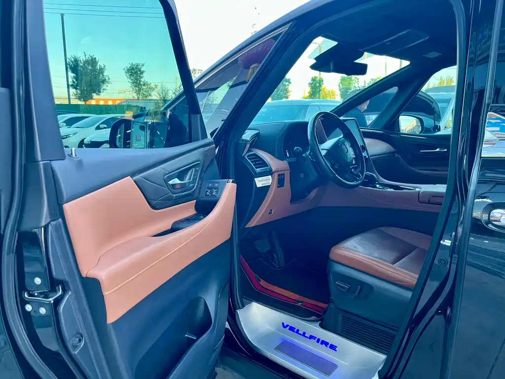 Toyota Vellfire — миниатюра 4