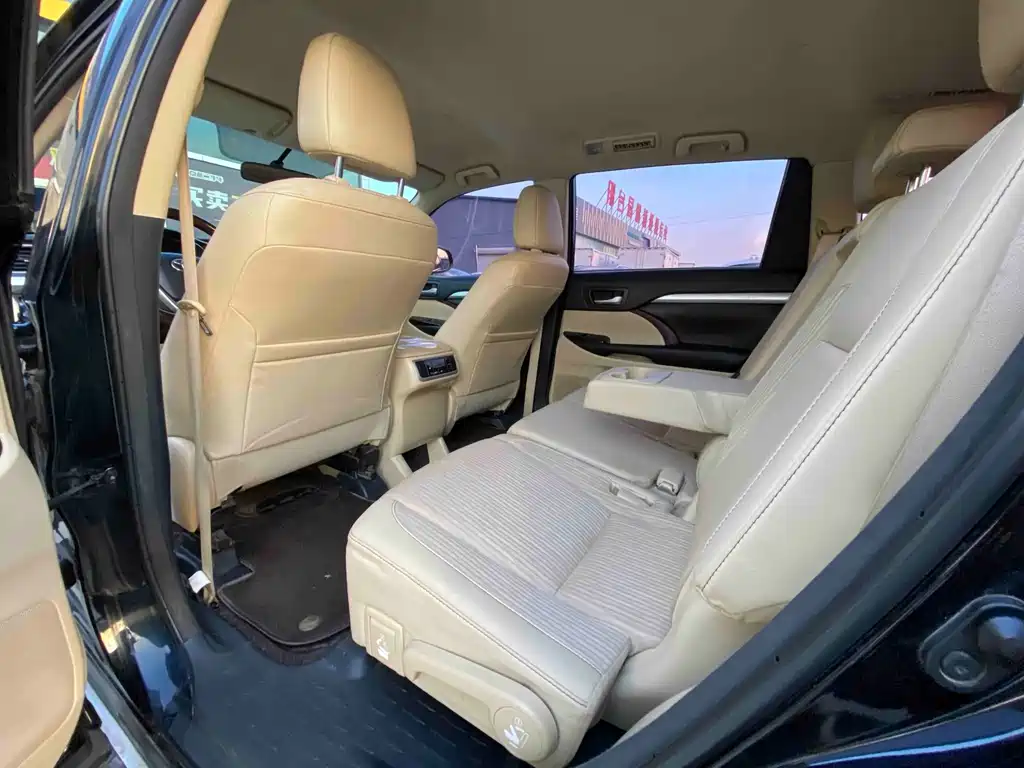 Toyota Highlander — миниатюра 8