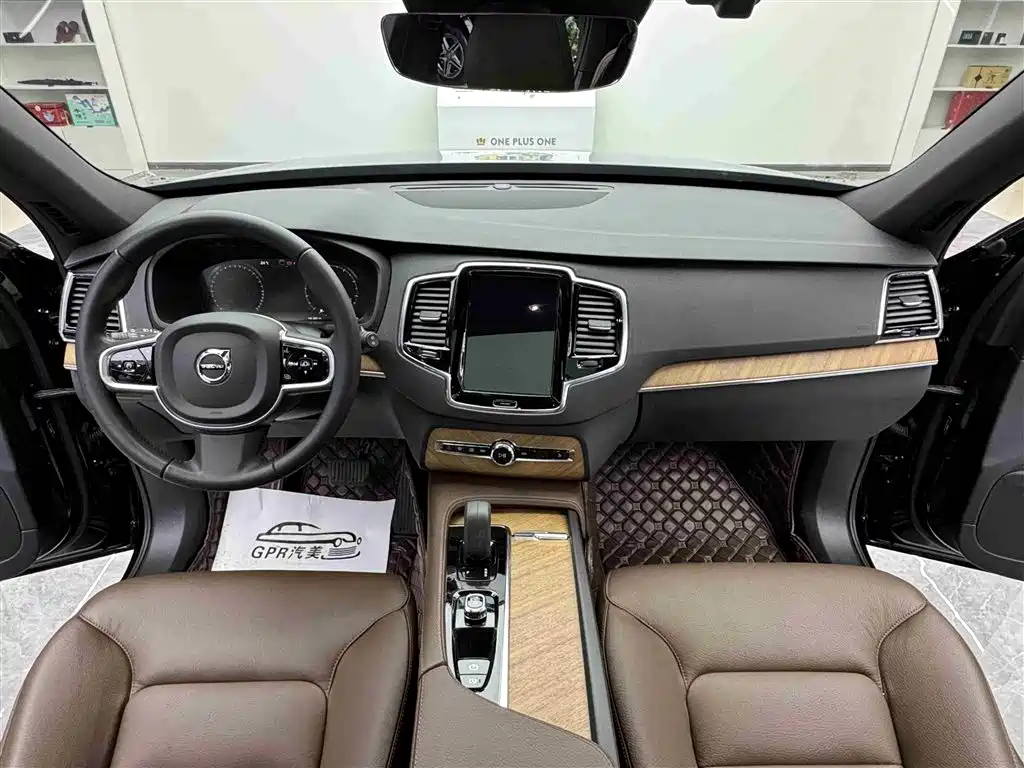 Volvo XC90 2022 B6 Luxury 7 мест