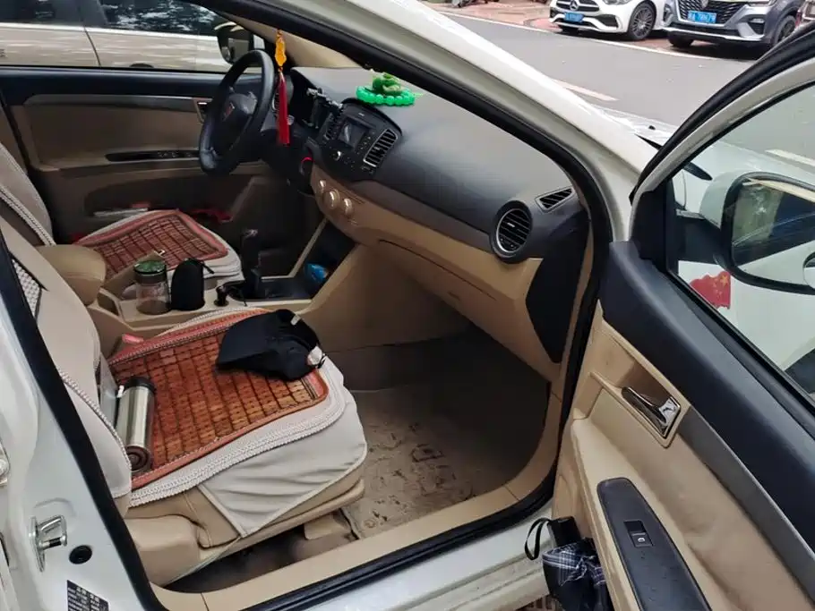 Roewe 350 — миниатюра 8
