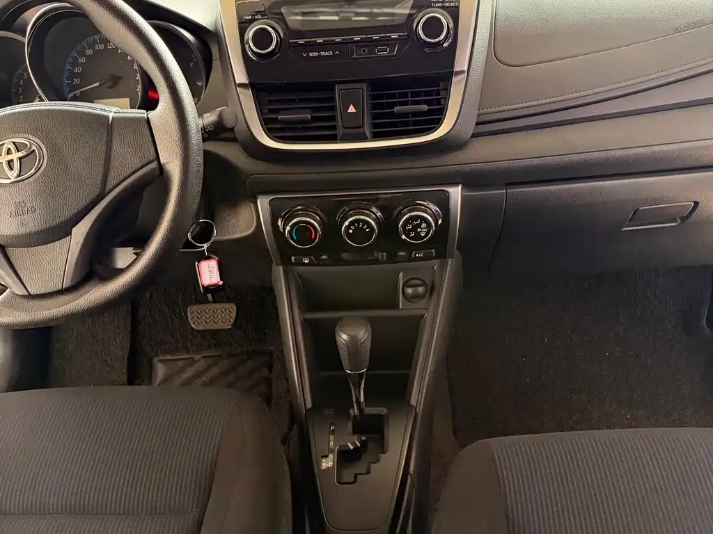 Toyota Yaris L — миниатюра 23