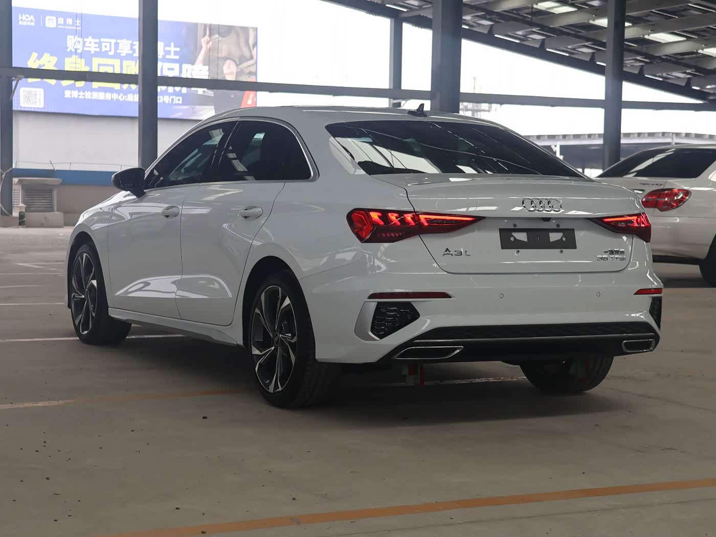 Audi A3 1.4 л 2022 г. Белый, пробег 30000 км